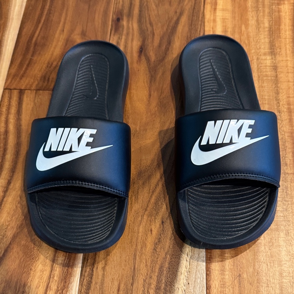 Nike Youth 6 Slide Sandals